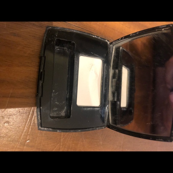 Chanel Makeup Ombré Essential Shadow - Picture 3 of 3